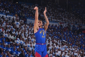 放飞自我了!弗莱:别再让波特上播客了 他好像喝多了该喝点水了 放飞自我了!弗莱:别再让波特上播客了 他好像喝多了该喝点水了