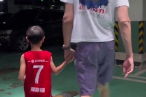 周琦家人更新社媒:糊糊喜得第一冠 不怕对抗立足防守 周琦家人更新社媒:糊糊喜得第一冠 不怕对抗立足防守