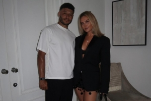 拍拖9年从未同居!张伯伦有望回归英伦,或能结束与未婚妻异地恋 拍拖9年从未同居!张伯伦有望回归英伦,或能结束与未婚妻异地恋