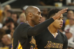 A-史密斯谈科比不如詹姆斯:詹姆斯不可能像科比那样带队争状元 A-史密斯谈科比不如詹姆斯:詹姆斯不可能像科比那样带队争状元