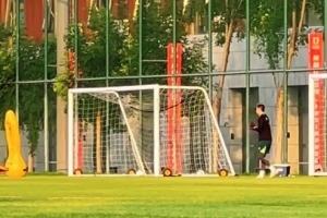 博主:国安全队备战足协杯半决赛 侯森已参加昨天训练 博主:国安全队备战足协杯半决赛 侯森已参加昨天训练