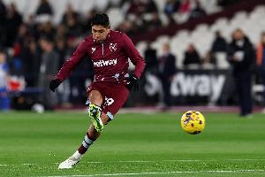 记者:费内巴切租借E-阿尔瓦雷斯达成协议,正与球员谈判 记者:费内巴切租借E-阿尔瓦雷斯达成协议,正与球员谈判