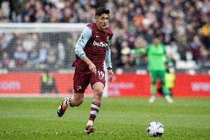 来了!罗马诺:埃德松-阿尔瓦雷斯有望今天加盟费内巴切 来了!罗马诺:埃德松-阿尔瓦雷斯有望今天加盟费内巴切