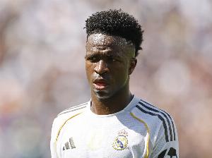 西媒:维尼修斯将坚持经济要求,同时将专注于提升自己新赛季表现 西媒:维尼修斯将坚持经济要求,同时将专注于提升自己新赛季表现