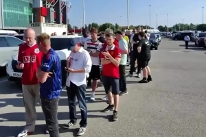 太阳报:曼联新票务系统引发球迷不满,数百名球迷被拒之场外 太阳报:曼联新票务系统引发球迷不满,数百名球迷被拒之场外