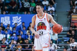 直播吧:辽宁和姜宇星达成一份2+1的C类合同 其中+1是球队选项 直播吧:辽宁和姜宇星达成一份2+1的C类合同 其中+1是球队选项