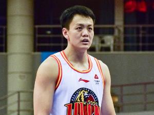 若顶薪搞定赵继伟&姜宇星 辽宁男篮将用完3个顶薪名额 若顶薪搞定赵继伟&姜宇星 辽宁男篮将用完3个顶薪名额