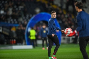 斯基拉:佩尼亚准备续约至2027年,随后巴萨将把他租借给科莫 斯基拉:佩尼亚准备续约至2027年,随后巴萨将把他租借给科莫