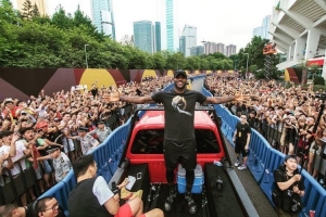 成都市政府新闻办公室官博:官宣!NBA巨星詹姆斯14年后重访成都 成都市政府新闻办公室官博:官宣!NBA巨星詹姆斯14年后重访成都