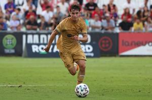 每体:卡萨多面临去留抉择,巴萨愿听取报价但不会强迫球员离队 每体:卡萨多面临去留抉择,巴萨愿听取报价但不会强迫球员离队