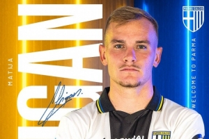 帕尔马新援前锋弗里根训练中十字韧带断裂,球员刚刚首秀 帕尔马新援前锋弗里根训练中十字韧带断裂,球员刚刚首秀