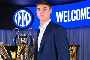 米体:国米曾选择他并放弃莱奥尼,如今帕拉西奥斯却难寻下家 米体:国米曾选择他并放弃莱奥尼,如今帕拉西奥斯却难寻下家