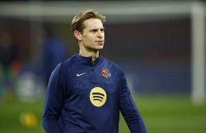 六台记者独家：德容将续约至2028选择延长一年，税后年薪900万欧