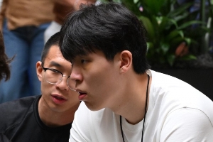 🐼眼！杨瀚森抵达纽约 参加NBA新秀培训课程