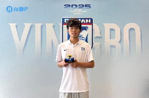 博主:24岁中场吕焯毅今年年初与英博签约三年,合约至27年底到期 博主:24岁中场吕焯毅今年年初与英博签约三年,合约至27年底到期