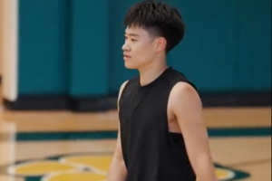 进化!博主晒赵维伦在林书豪湾区训练营的视频 攻筐技术继续提升 进化!博主晒赵维伦在林书豪湾区训练营的视频 攻筐技术继续提升