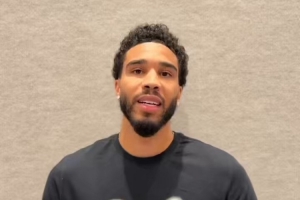 塔图姆谈康复:伤后前六周可能是我人生中最艰难时期 未来会更好 塔图姆谈康复:伤后前六周可能是我人生中最艰难时期 未来会更好