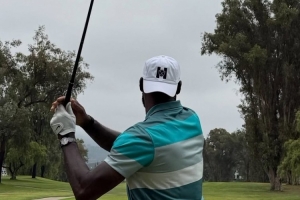 詹姆斯转发与友人打高尔夫组图 追梦和富保罗一同参与 詹姆斯转发与友人打高尔夫组图 追梦和富保罗一同参与