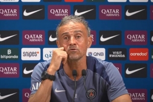 恩里克：相信登贝莱表现还能提升 要建立能以最佳方式进攻的体系