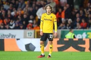 锋线提速!米体:罗马主帅要求引进法比奥-席尔瓦,替代多夫比克 锋线提速!米体:罗马主帅要求引进法比奥-席尔瓦,替代多夫比克