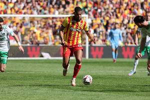 罗马诺:国米超2000万欧正式报价朗斯中场迪乌夫 罗马诺:国米超2000万欧正式报价朗斯中场迪乌夫