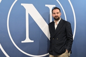 米体:那不勒斯总监曼纳在慢跑时跟腱受伤,已经接受手术 米体:那不勒斯总监曼纳在慢跑时跟腱受伤,已经接受手术