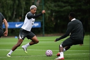 切尔西后卫福法纳社媒晒训练照:专注于周五的比赛🔋 切尔西后卫福法纳社媒晒训练照:专注于周五的比赛🔋