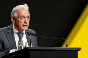 多特主席谈11月卸任:本想再次参选,但与瓦茨克谈过后可放心交班 多特主席谈11月卸任:本想再次参选,但与瓦茨克谈过后可放心交班