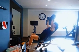 打磨身体!网友晒杨瀚森力量训练视频 打磨身体!网友晒杨瀚森力量训练视频