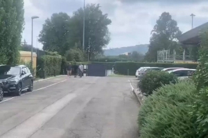 加盟在即!马赛边锋洛维抵达医疗中心,接受博洛尼亚的体检 加盟在即!马赛边锋洛维抵达医疗中心,接受博洛尼亚的体检