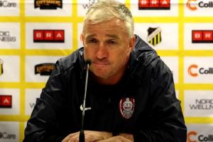 欧协联附加赛2-7惨败!克卢日主帅佩特莱斯库赛后直接辞职 欧协联附加赛2-7惨败!克卢日主帅佩特莱斯库赛后直接辞职