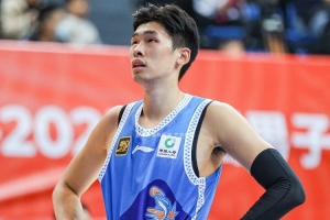 邹阳:有很多质疑的声音 感谢球迷球队的支持 续约2年 爱拼才会赢 邹阳:有很多质疑的声音 感谢球迷球队的支持 续约2年 爱拼才会赢