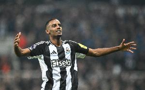 5亿肯定卖!记者:若利物浦出价超1.5亿镑,纽卡肯定考虑卖伊萨克 5亿肯定卖!记者:若利物浦出价超1.5亿镑,纽卡肯定考虑卖伊萨克