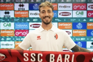 官方:拉齐奥中场卡斯特罗维利回归巴里,签约至2026年 官方:拉齐奥中场卡斯特罗维利回归巴里,签约至2026年