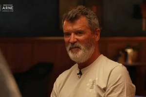 基恩晒曼联时期合同:同时签了多份合同,2000年基础周薪2万镑 基恩晒曼联时期合同:同时签了多份合同,2000年基础周薪2万镑