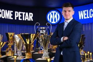 米体:首轮意甲恰20停赛,国米主帅齐沃将尝试让苏西奇踢居中后腰 米体:首轮意甲恰20停赛,国米主帅齐沃将尝试让苏西奇踢居中后腰