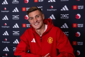 卡拉格:舍什科比霍伊伦更出色,但曼联的压力很多年轻人都遭不住 卡拉格:舍什科比霍伊伦更出色,但曼联的压力很多年轻人都遭不住