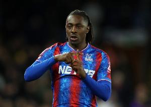 老雷:热刺拖延转会错失埃泽,就像当时卡里克被列维截胡 老雷:热刺拖延转会错失埃泽,就像当时卡里克被列维截胡