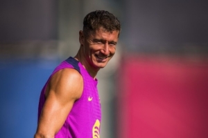 巴萨官方:莱万获得医疗许可,可以出战对阵莱万特的比赛 巴萨官方:莱万获得医疗许可,可以出战对阵莱万特的比赛