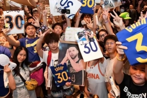 篮球迷“大战”娱乐饭圈 如何理性审视追星文化? 篮球迷“大战”娱乐饭圈 如何理性审视追星文化?