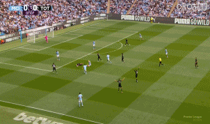 难得一见！哈兰德回撤接球被罗梅罗抢断，随后铲倒理查利森