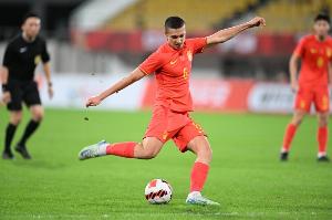 媒体人:依木兰已经伤愈,并随泰山一线队参加了训练 媒体人:依木兰已经伤愈,并随泰山一线队参加了训练