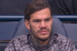 特拉福德低级失误送礼,替补席埃德森面色铁青&福登已经笑嘻了 特拉福德低级失误送礼,替补席埃德森面色铁青&福登已经笑嘻了