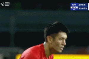 杨一虎任意球颇具威胁,赵博再次将球神勇扑出! 杨一虎任意球颇具威胁,赵博再次将球神勇扑出!