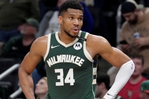 里萨谢:我的成长过程备受字母哥激励 近距离观察他让我学到很多 里萨谢:我的成长过程备受字母哥激励 近距离观察他让我学到很多