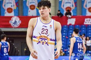 媒体人:陈国豪获3年超级B类合同 广东用他换焦泊乔存在不确定性 媒体人:陈国豪获3年超级B类合同 广东用他换焦泊乔存在不确定性