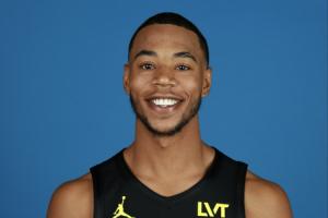 有动作了!名记:勇士和2023年落选秀侧翼金西达成一份合同 有动作了!名记:勇士和2023年落选秀侧翼金西达成一份合同