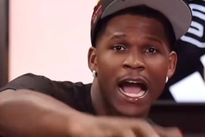 没少学啊!华子给球迷说“别着急” “我爱你”“你好”字正腔圆 没少学啊!华子给球迷说“别着急” “我爱你”“你好”字正腔圆