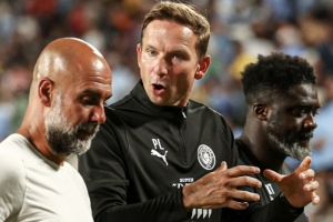 电讯报:曼城全面贯彻林德斯的战术理念,频繁造越位反遭热刺利用 电讯报:曼城全面贯彻林德斯的战术理念,频繁造越位反遭热刺利用