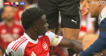 又伤一人!萨卡拉伤被换下,阿森纳换上特罗萨德 又伤一人!萨卡拉伤被换下,阿森纳换上特罗萨德